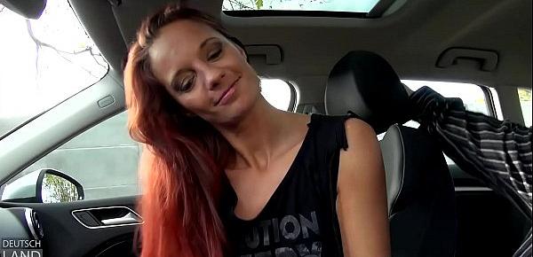 Selfies - die Jessy ist ein geiles Luder, die Camera an und schon läuft der Saft